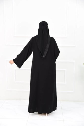 عباية ترفينا ملكي بلمسة جاكار