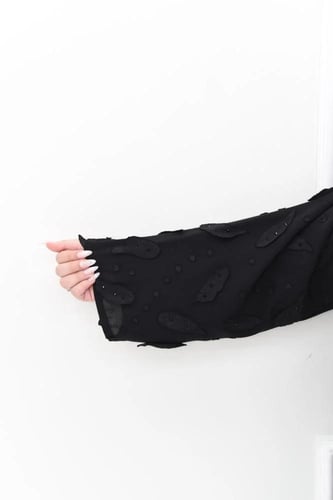 عباية فاخرة مع شراشيب أوراق وتطريز انيق