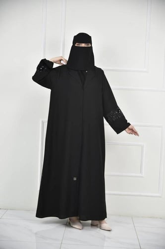 عباية كريب كم عادي بكلفة خرز وترتر