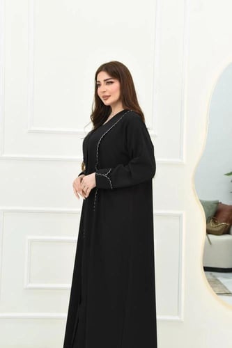 عباية كريب فاخرة بتفاصيل قيطان ملون