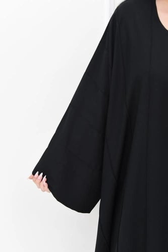 عباية بشت كريب بأكمام مربعة