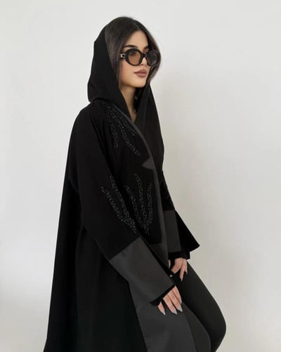 قماش كريب كوبرا وتفته اسود مع خرز اسود