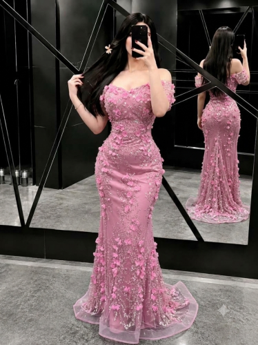 فستان سهرة كلفه ورود
