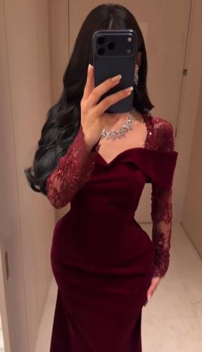 فستان سهرة عنابي جوخ على دانتيل خرز