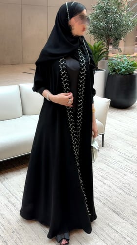 Abaya شك وتطريز يدوي