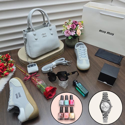 شنط راقيه شبيه الماركة MlU MlU خامه جلديه عالية ال...