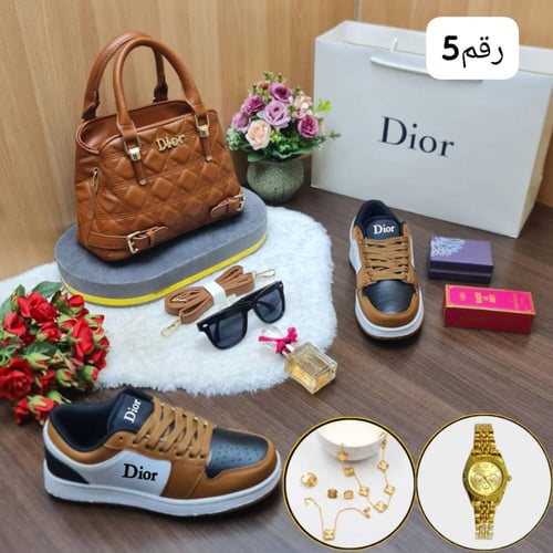 طقم شنطه ماركة ديور كامل نفس الصوره