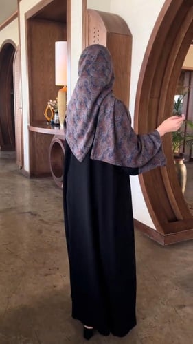 عباية شتوية مع طرحه دبل فيس كشميري