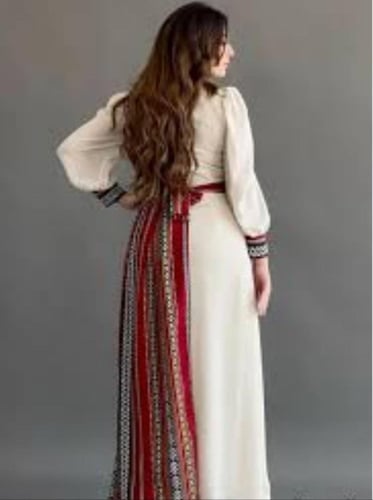 جلابيه سدو احمر مع ابيض نسائية