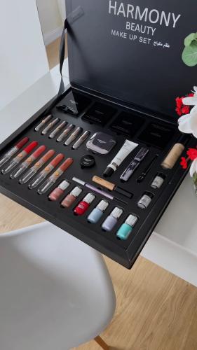 . هالبوكس من هارموني جمع لك كل الي تحتاجية في بوكس...