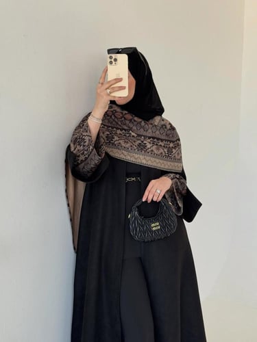 عباية لمسة بادية