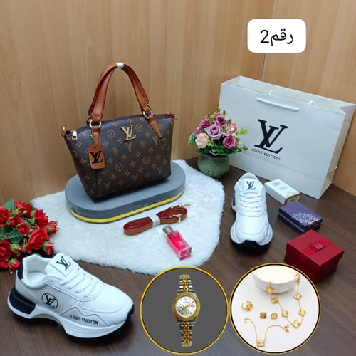 طقم شنطه ماركة لويس فيتون كامل نفس الصوره