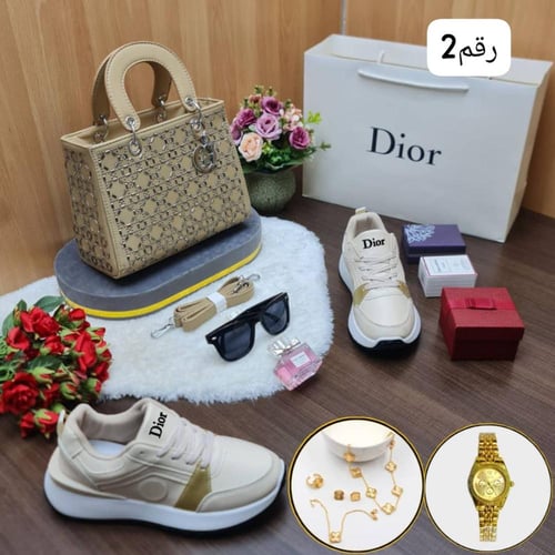 طقم شنطه ماركة ديور كامل نفس الصوره