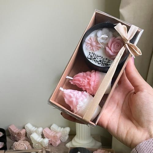 هدية شموع الورد والكب كيك مع بوكس وطباعة على الشمع...