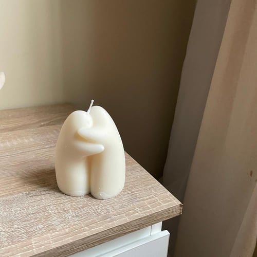 شمعة المتعانقين المعطرة