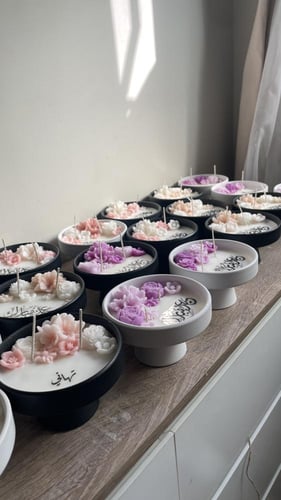 شمعة الأزهار المعطرة الحجم الكبير مع بوكس أنيق