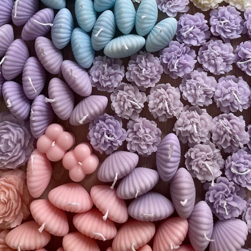 شمعة ورد القرنفل مغلفة ومعطرة