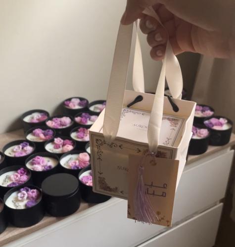 شمعة الأزهار المعطرة الحجم الكبير مع بوكس وكيس