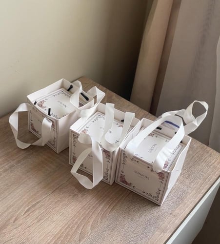 شمعة الأزهار المعطرة الحجم الكبير مع بوكس وكيس