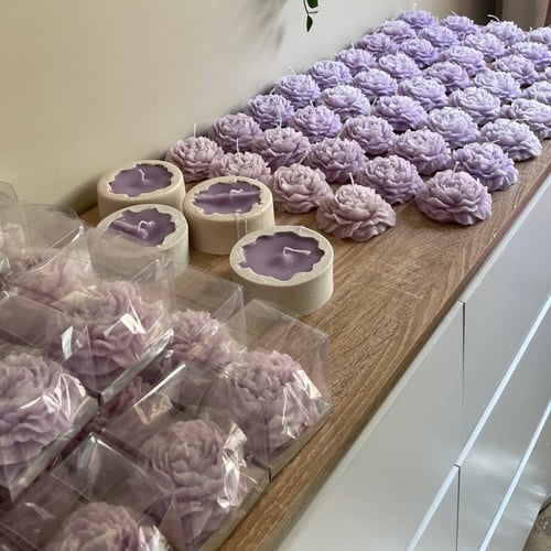 شمعة الورد مغلفة ومعطرة