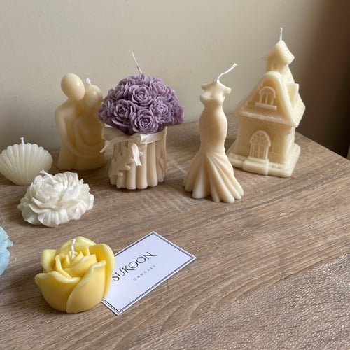 شمعة الفستان الضيق معطرة