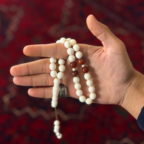 A large camel bone prayer bead - inlaid with agate, 8 mm, 33 touches of royalty