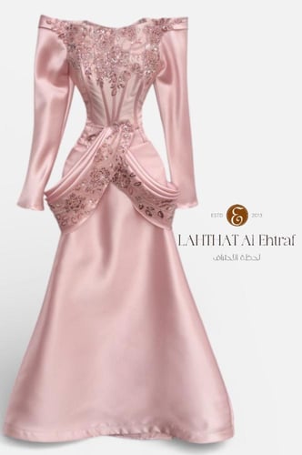 فستان روز لارينا