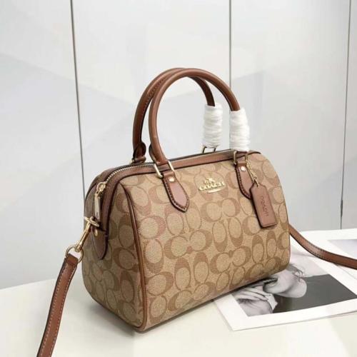 شنطه ماركه كوتش ماستر بيج وبني