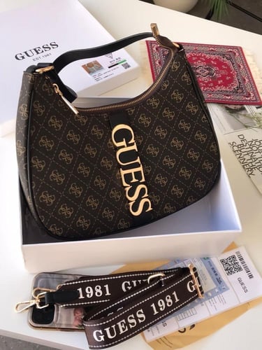 شنطه ماركه ماستر Guess