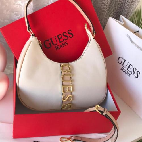 شنطه ماركه ماستر Guess