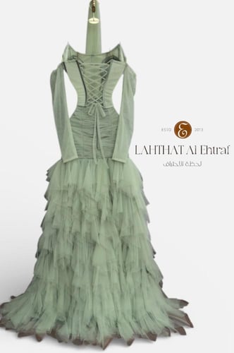 فستان طبقات صدر وتنوره من لوجينا