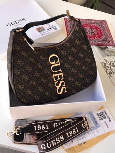 شنطه ماركه ماستر Guess