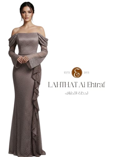 فستان سهره مزركش بطبقات على الجنب