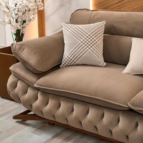 طقم كنب مودرن بني مخمل ناعم مع قوائم خشبية - 4 قطع