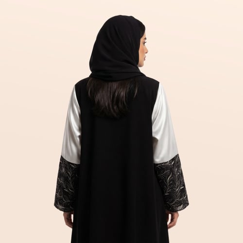 عباية سوداء فاخرة للمناسبات بقصة بليزر – قماش صالو...