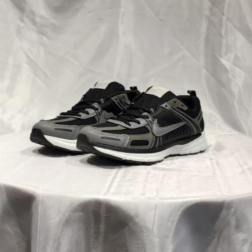 Black youth shoes with gray details