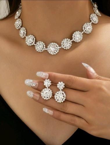 طقم همه قلادة و اقراط