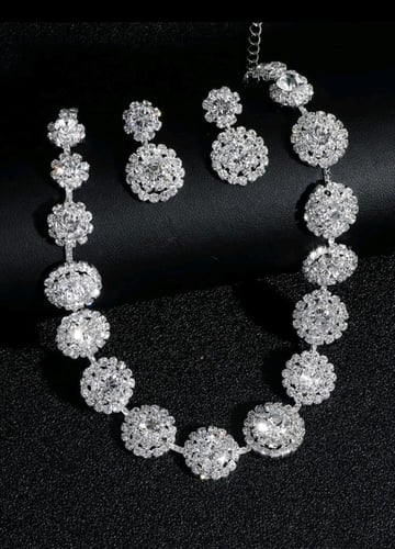 طقم همه قلادة و اقراط