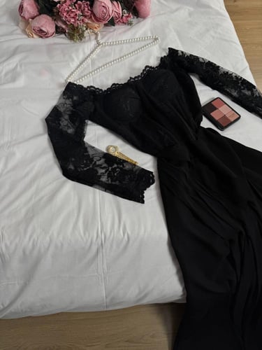 فستان اسود ضخم