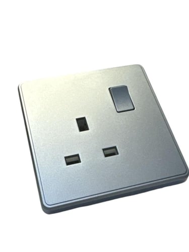 فيش 13 امبير مع مفتاح