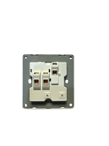 فيش 13 امبير مع مفتاح