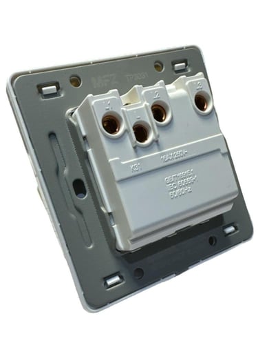 مفتاح ثلاثي بيانو