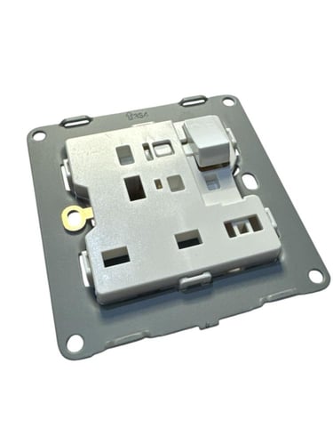 فيش 13 امبير مع مفتاح