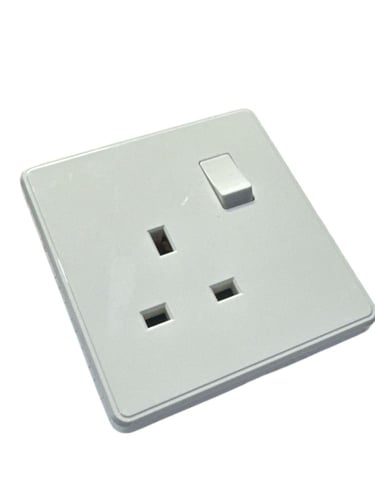 فيش 13 امبير مع مفتاح