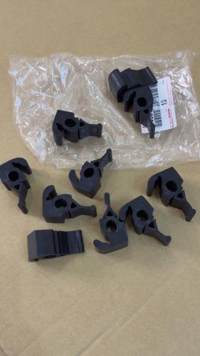 ربل ميزانيه الكبوت اللي تركب بالرفارف من 2006 وتحت...