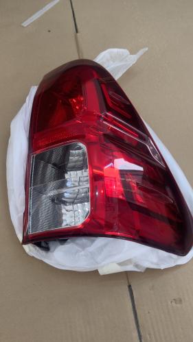 اصطب هايلكس خلفي يمين منزل من أصفار يركب من موديل...