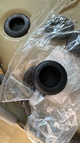 تسكيره البدي اللي تركب تحت الفرشه ( تصريف الماء)