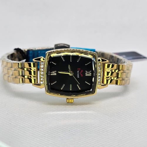 ساعة نسائية ميناء مستطيل كحلي و سوار ذهبي مفصص