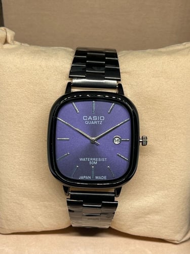 ساعة كاسيو رجالي بنفسجي غامق اطار اسود