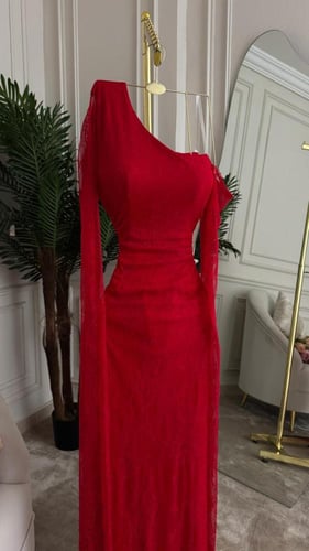 فستان أحمر دانتيل ناعم